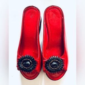 Helen’s Heart Size 8 Red Platform Slip-on Shoe